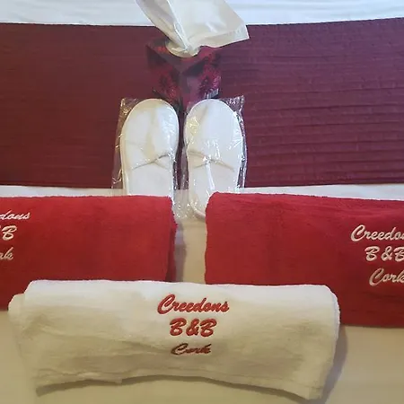 Creedons Traditional Irish Welcome Bed & Breakfast 3*